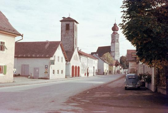 Ortsmitte, Kino und Feuerwehr, ungefähr 1960 