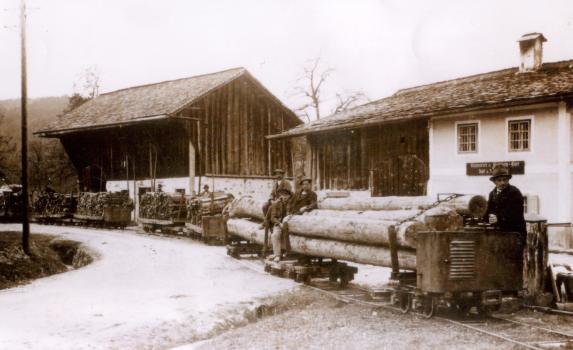 Früher gab es Bahngleise zum Sägewerk in Thalham